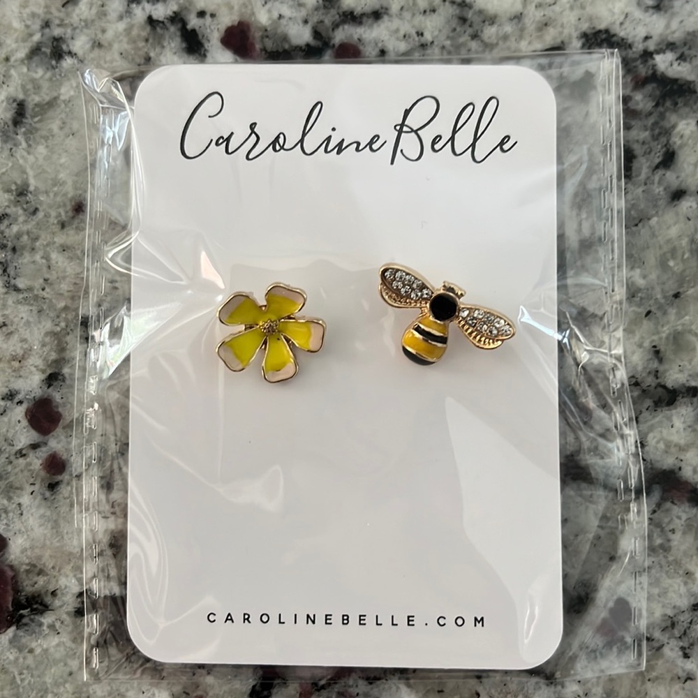 Flower & Bee stud earrings